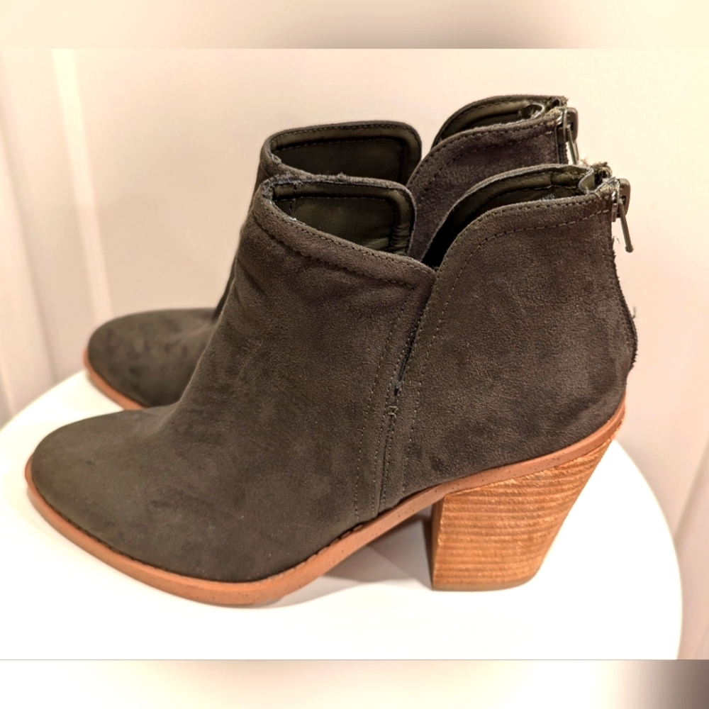 Joie Kayden Size 8.5 Army Green Faux Suede Ankle Boots with Heels